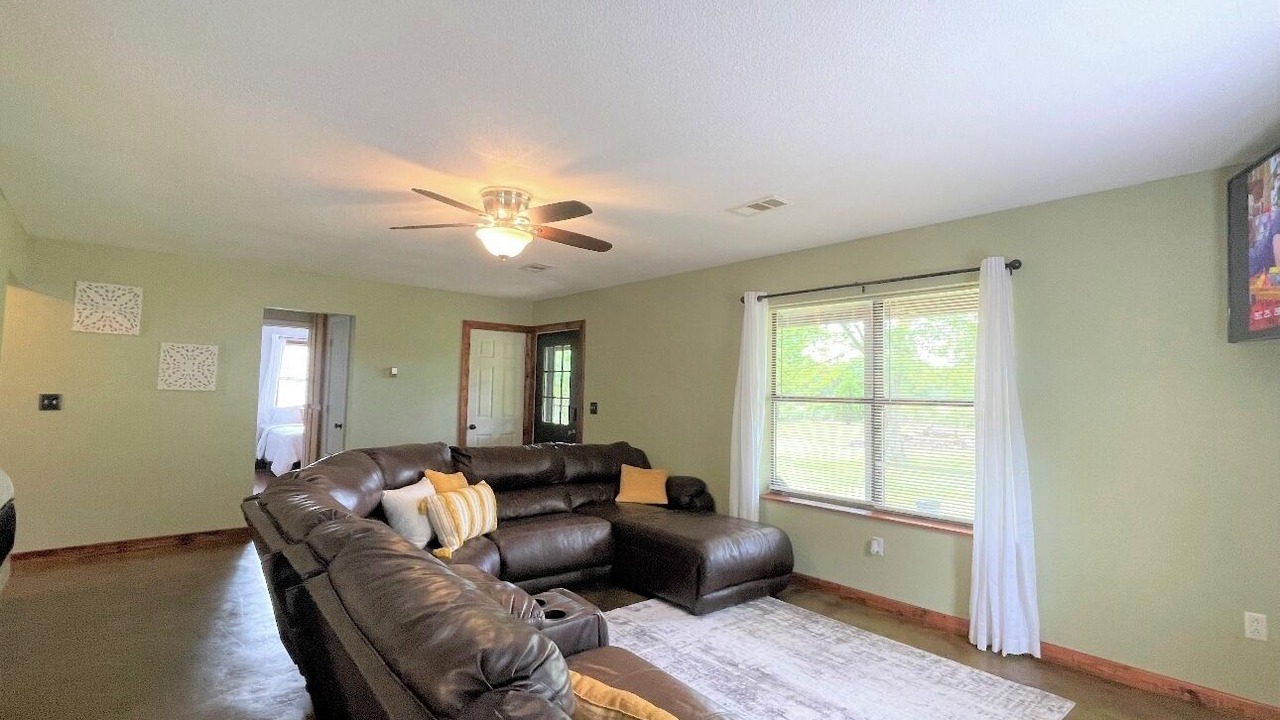 Photo of Livingroom in Ozark