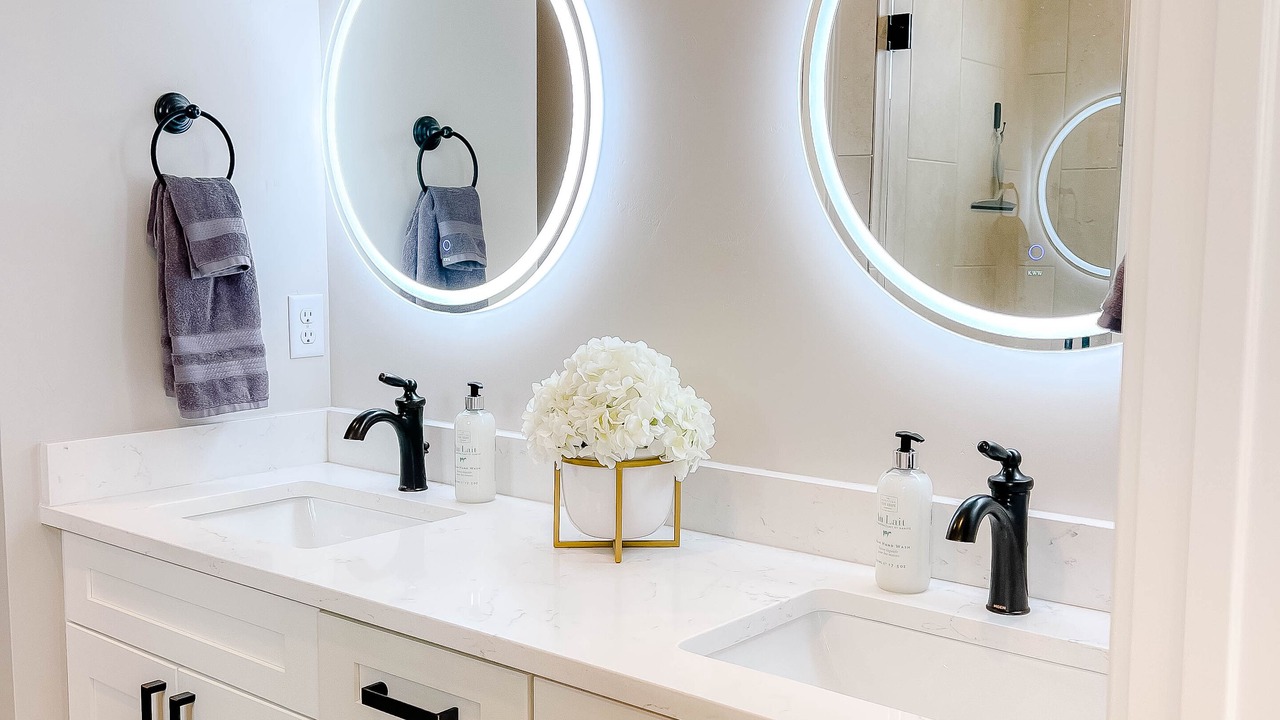 Photo of Bathroom in Page