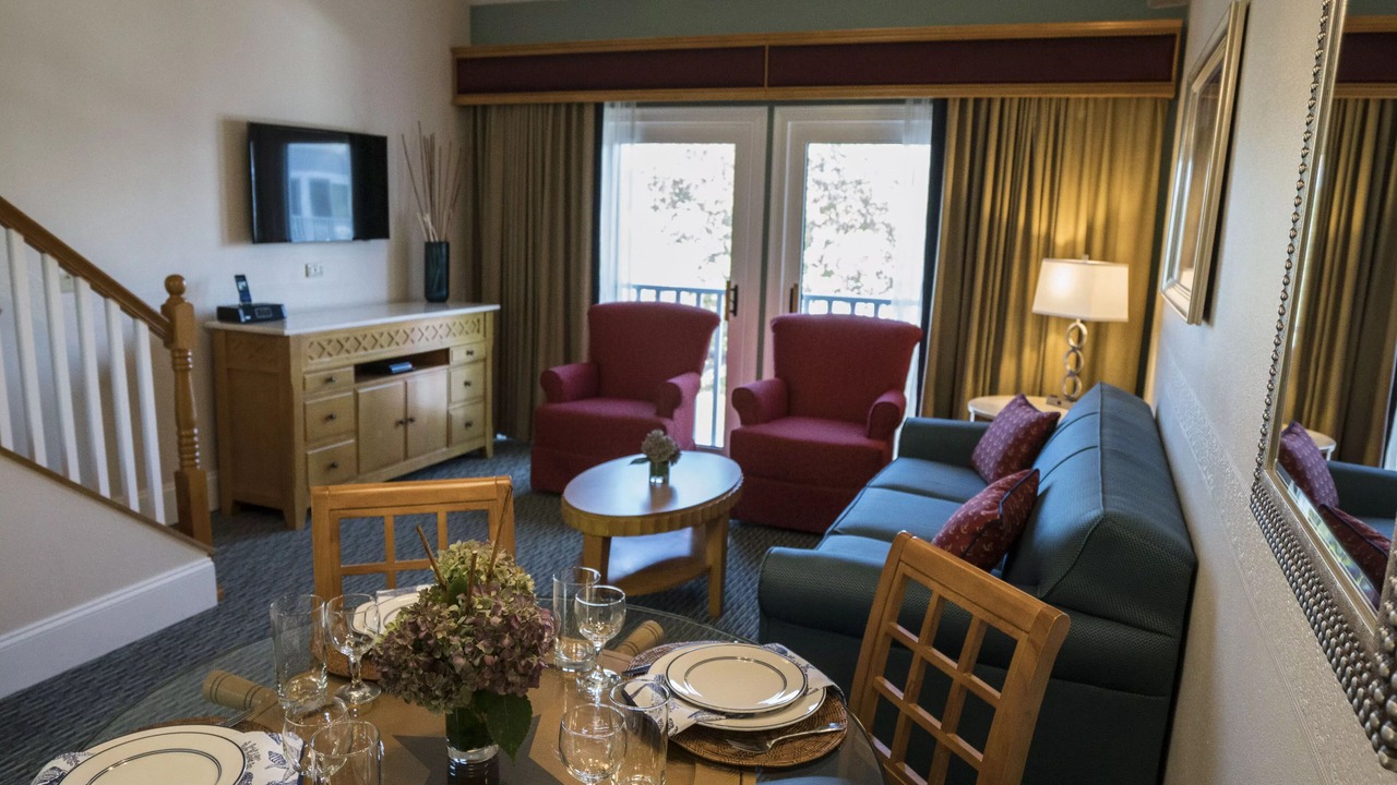 Photo of Livingroom in West Yarmouth