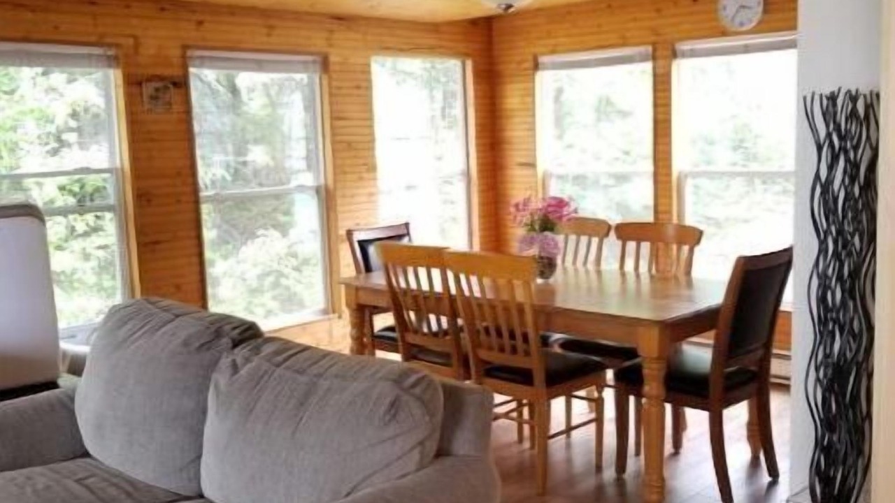 Photo of Livingroom in Whiteshell