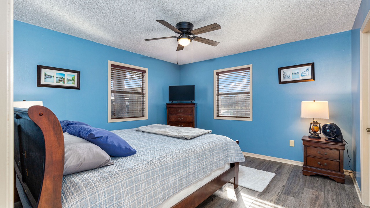 Photo of Bedroom in Grove