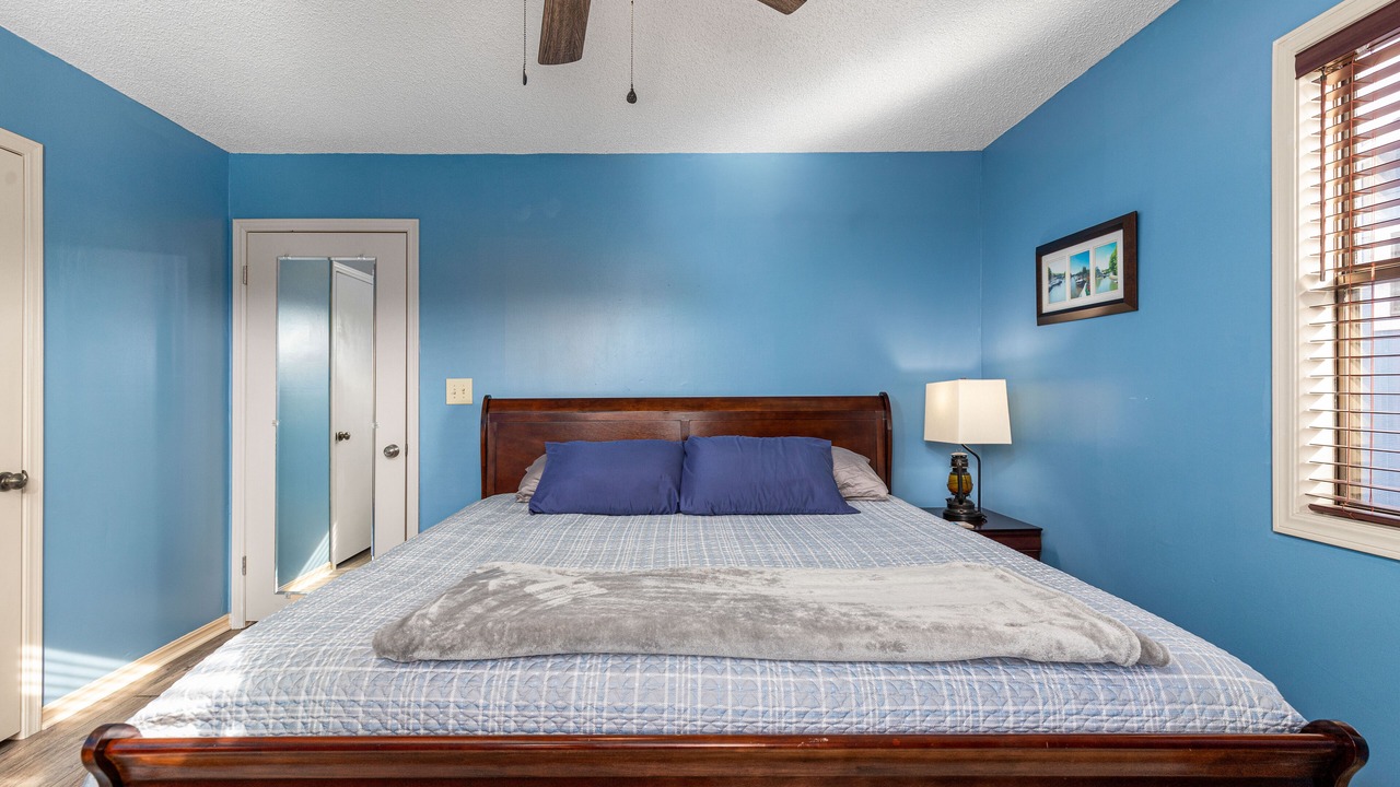 Photo of Bedroom in Grove