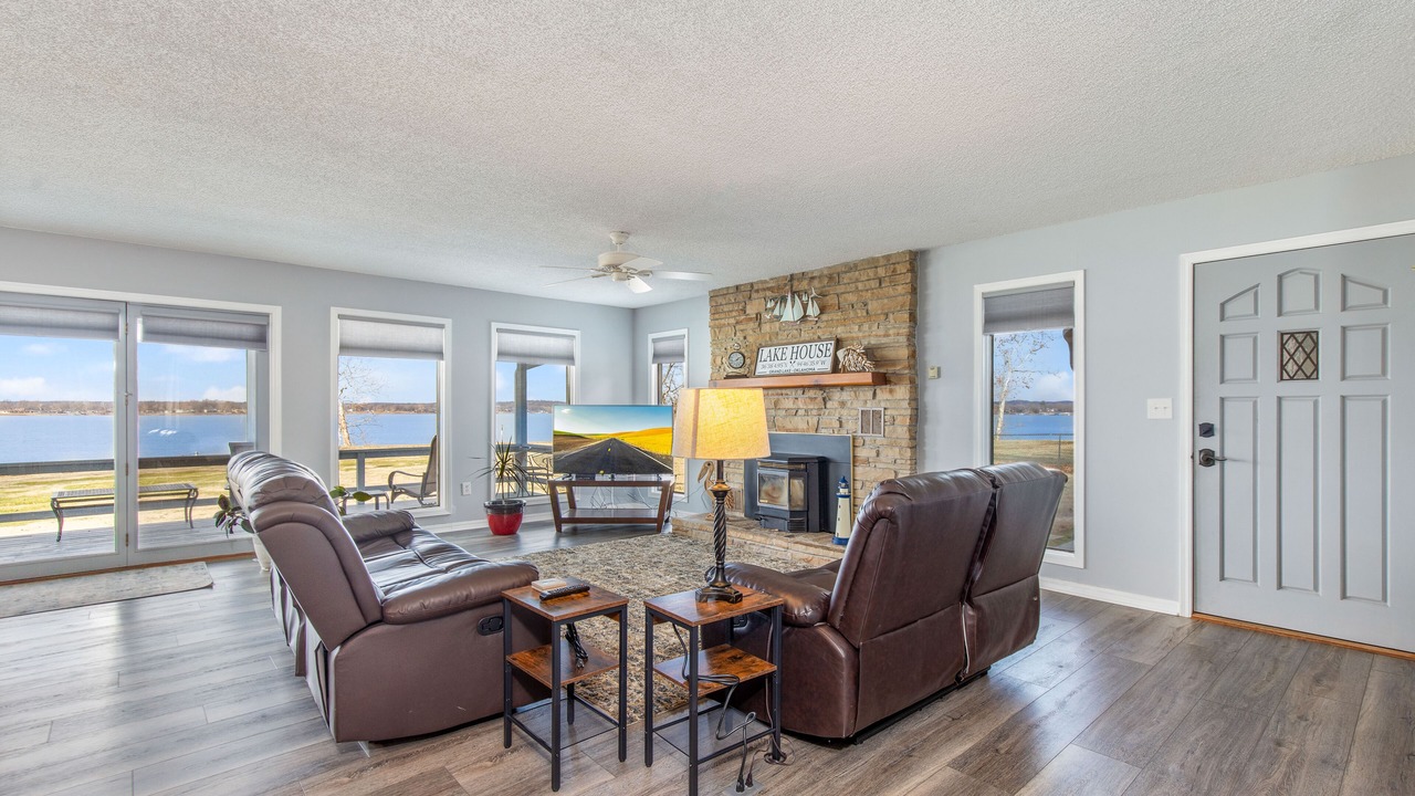 Photo of Livingroom in Grove