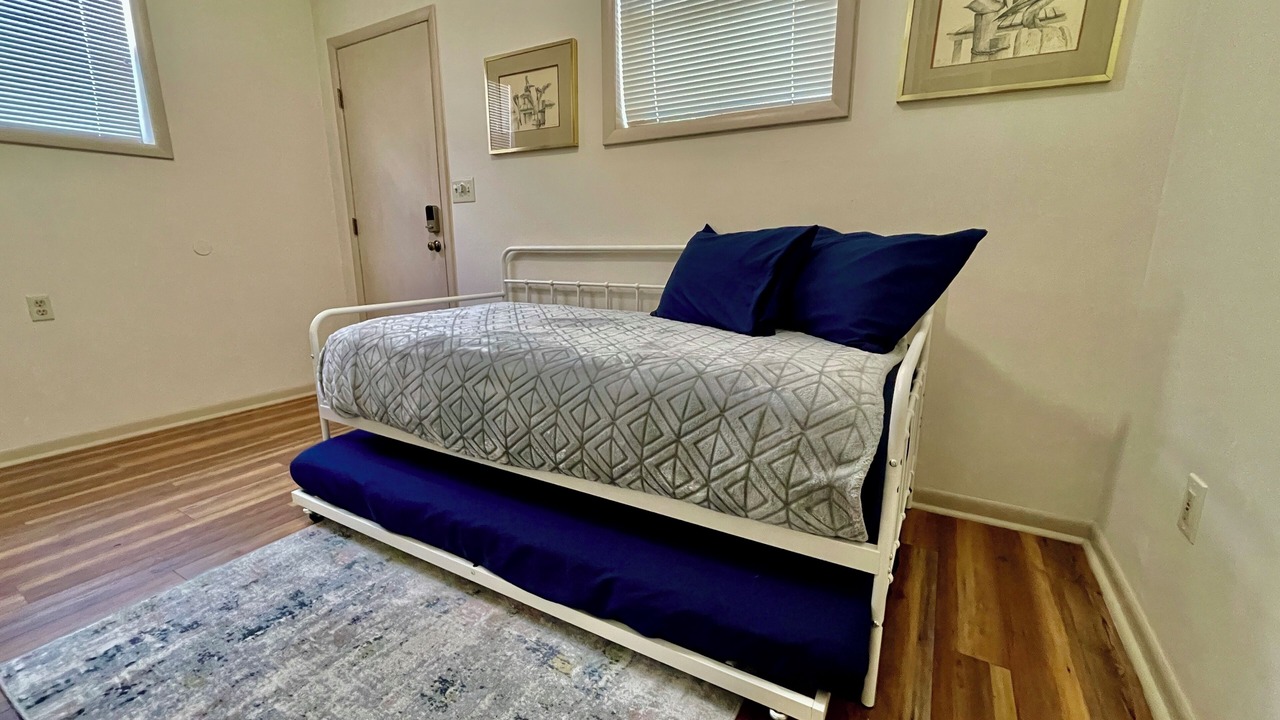 Photo of Bedroom in Grove