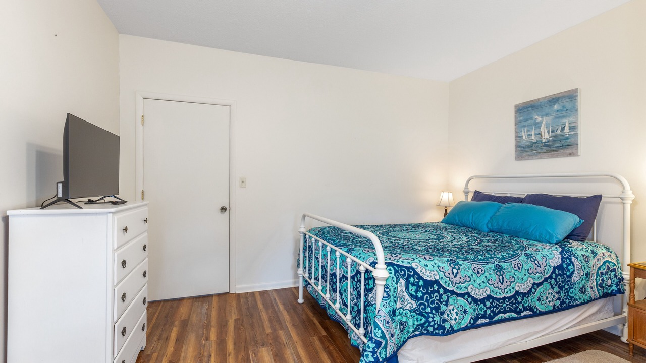 Photo of Bedroom in Grove