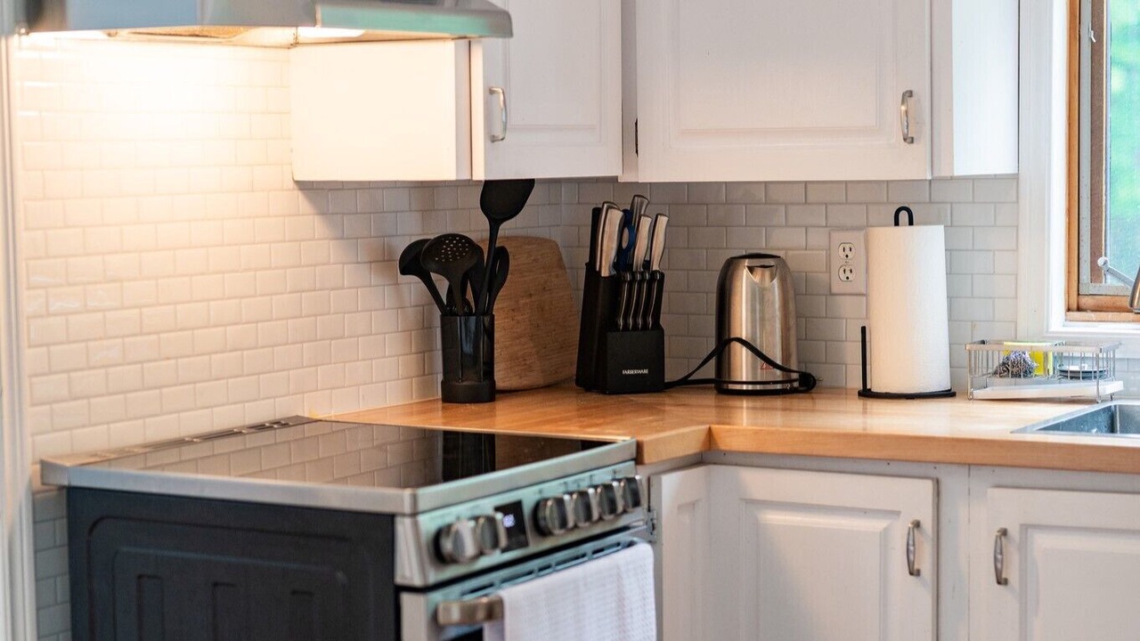 Photo of Kitchen in Silver Water