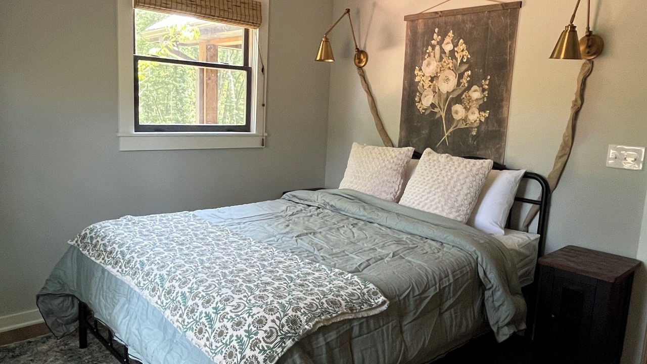 Photo of Bedroom in Cullowhee