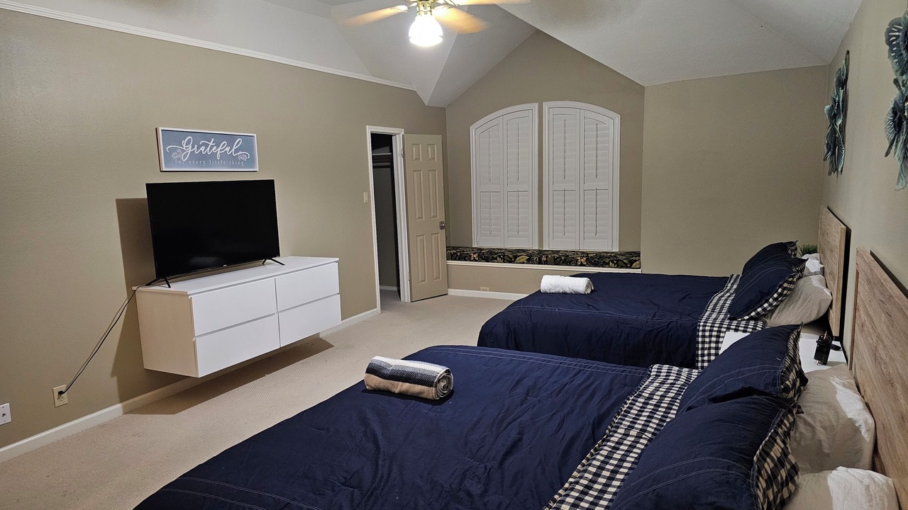 Photo of Bedroom in North Central Thousand Oaks