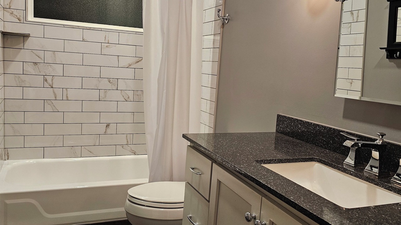 Photo of Bathroom in North Central Thousand Oaks