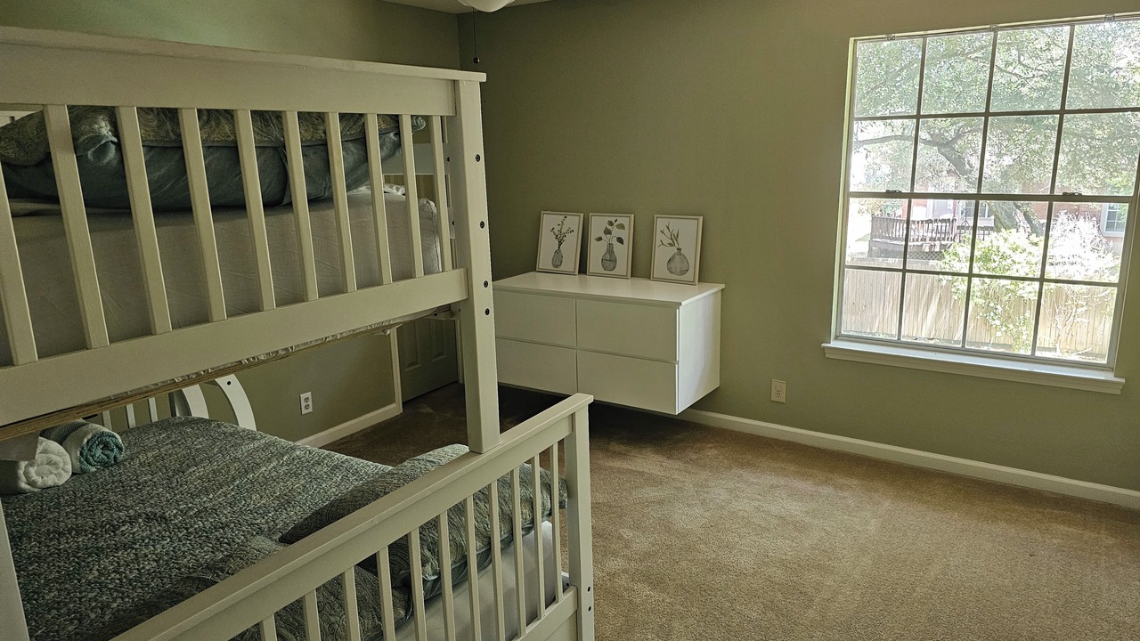 Photo of Bedroom in North Central Thousand Oaks