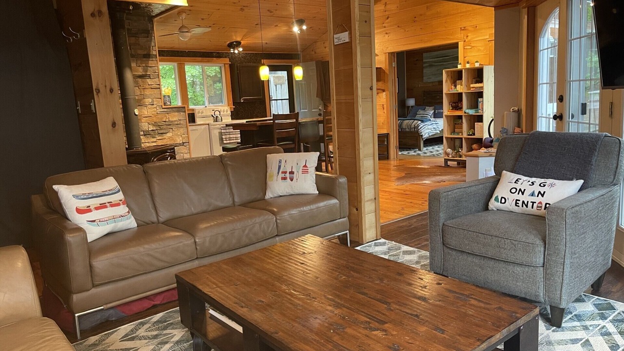 Photo of Livingroom in Bishop Corners