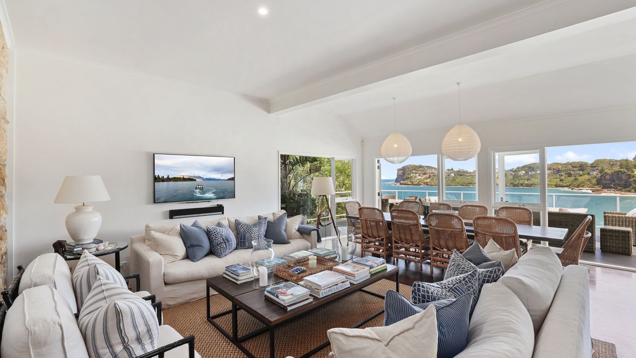 Photo of Livingroom in Whale Beach