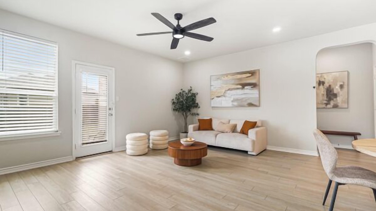 Photo of Livingroom in Converse
