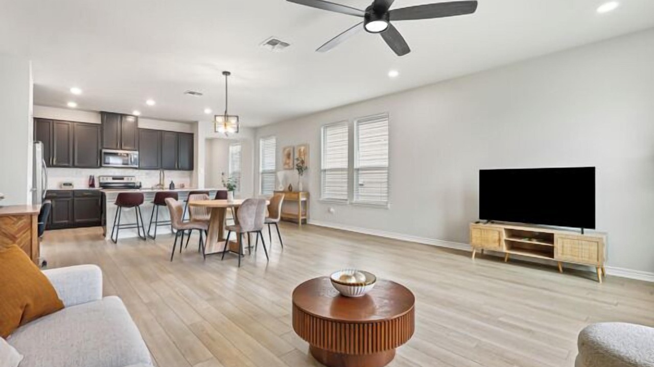 Photo of Livingroom in Converse