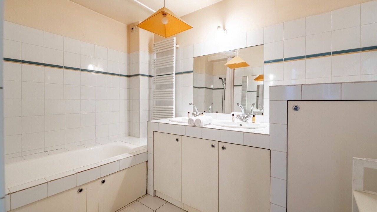 Photo of Bathroom in Butte-aux-Cailles