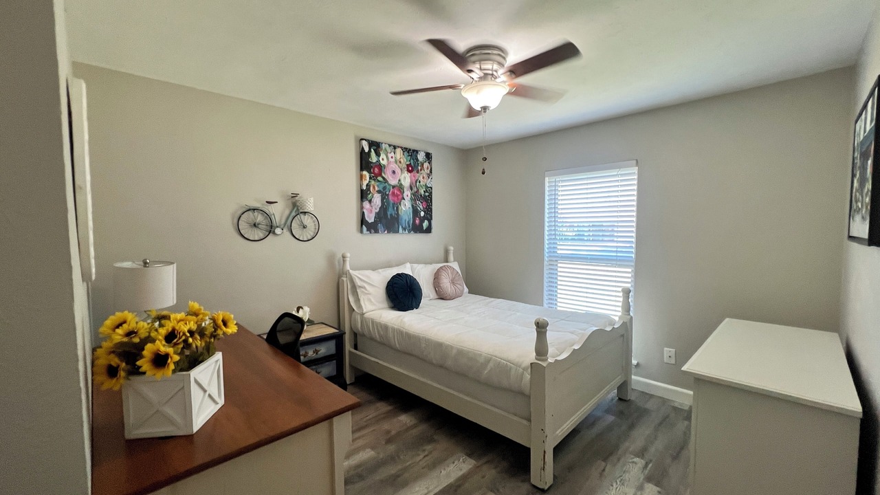 Photo of Bedroom in The Colony
