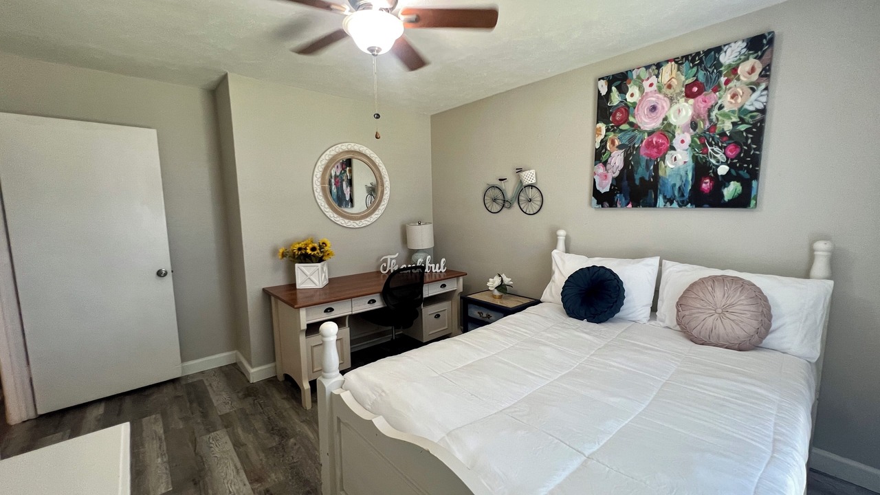 Photo of Bedroom in The Colony