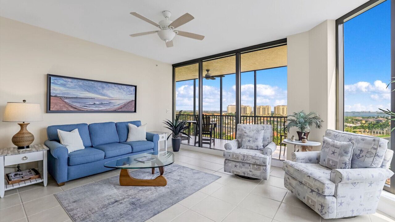 Photo of Livingroom in Cape Harbour