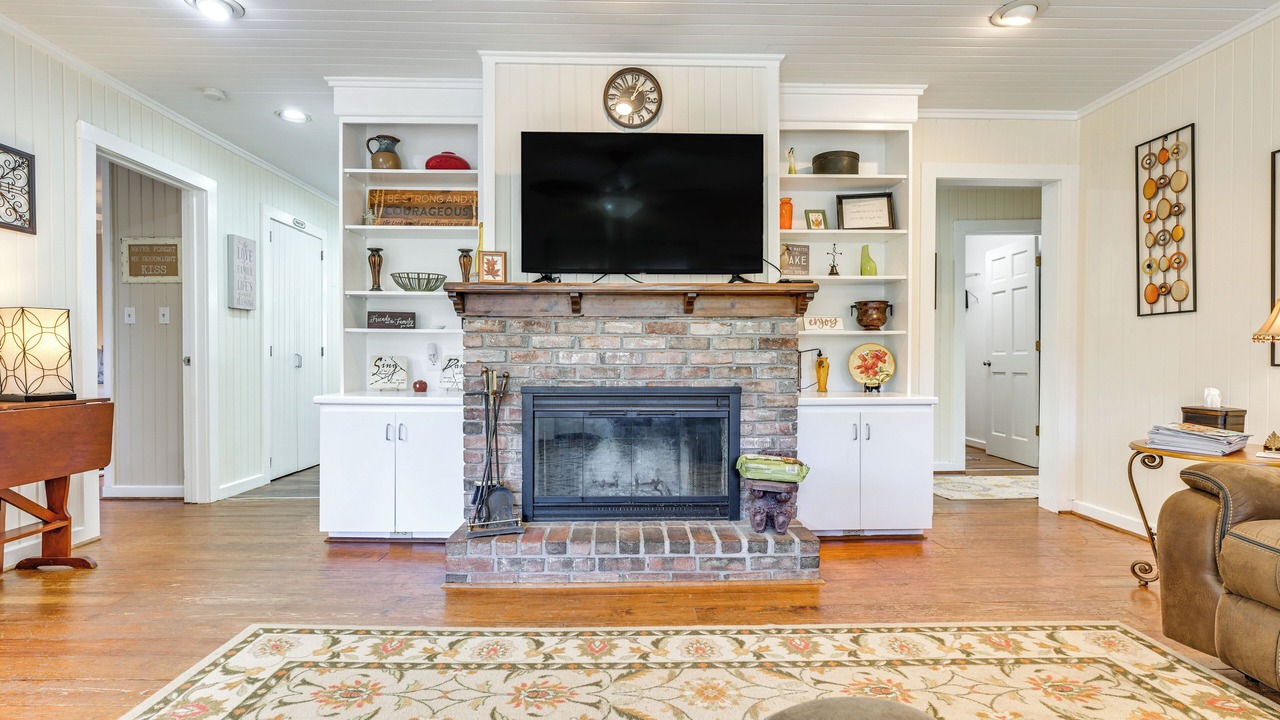 Photo of Livingroom in Pine Mountain Valley
