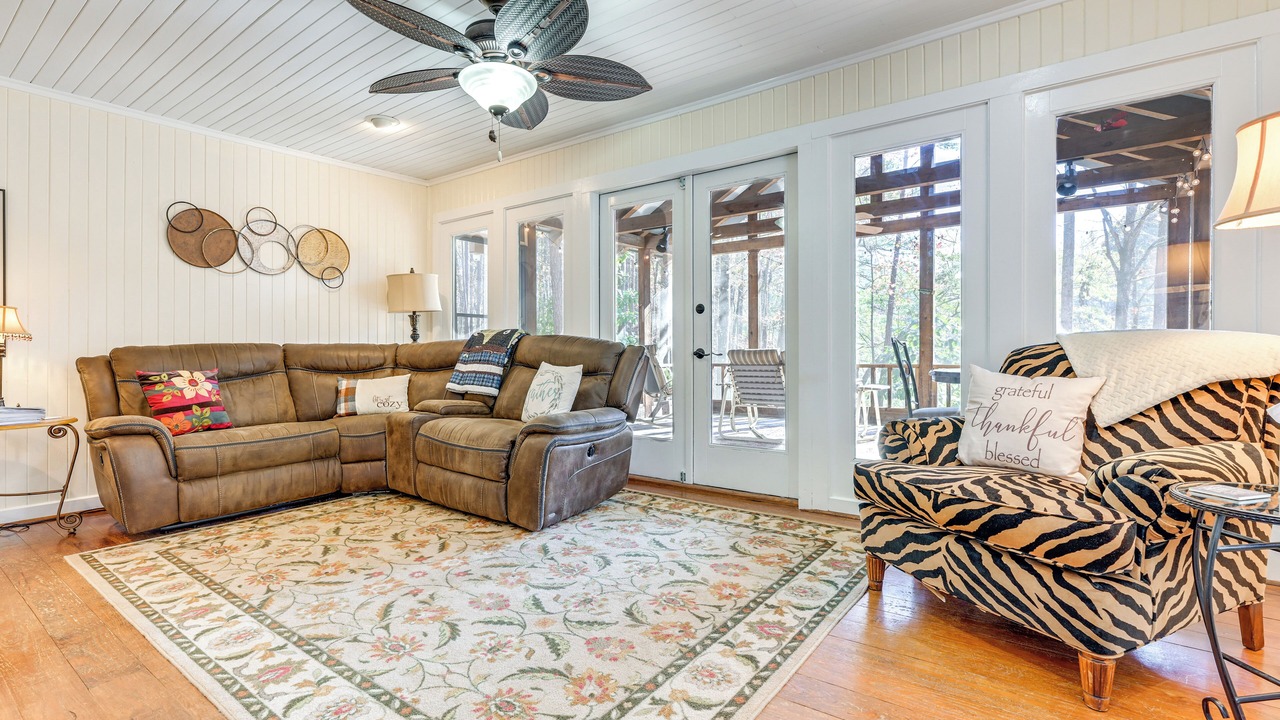 Photo of Bedroom in Pine Mountain Valley
