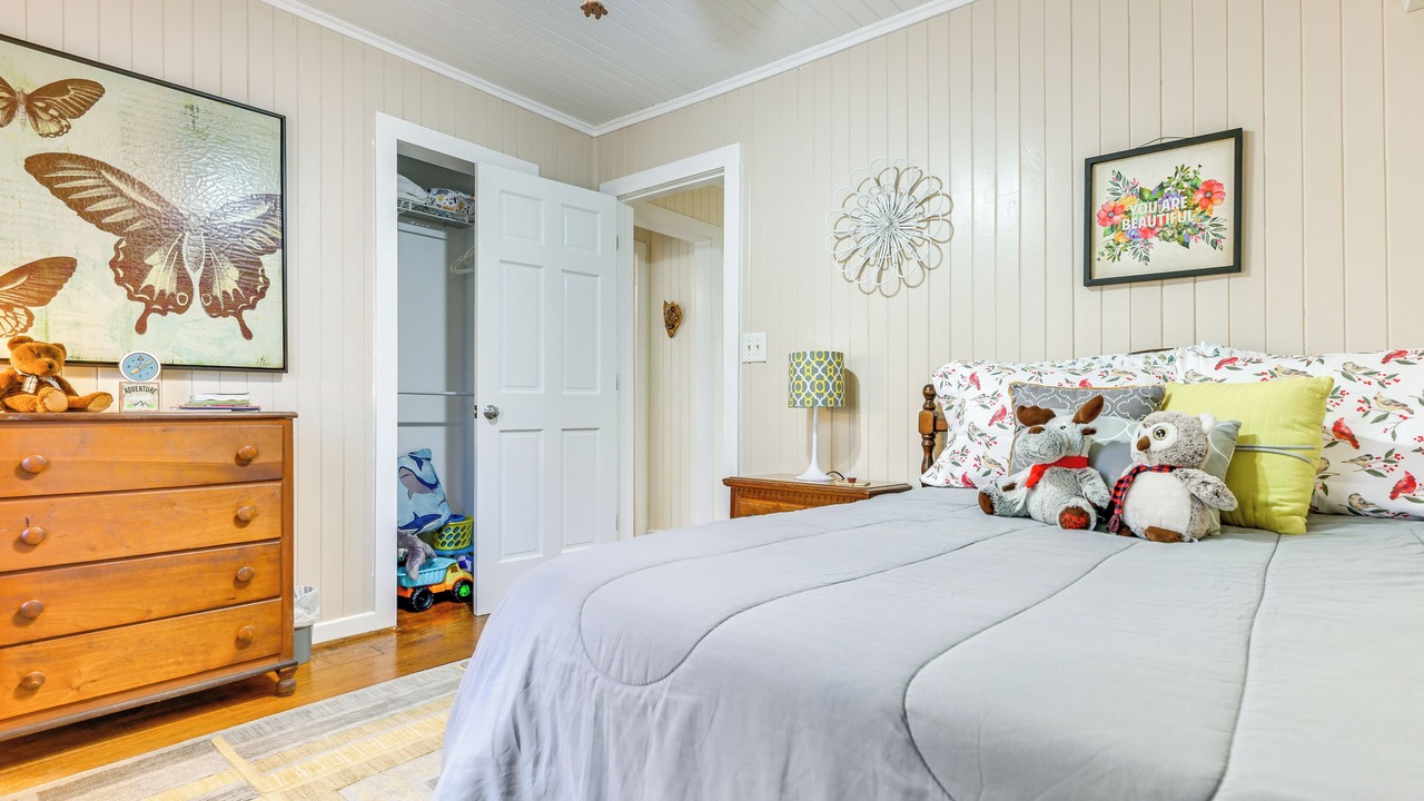 Photo of Bedroom in Pine Mountain Valley
