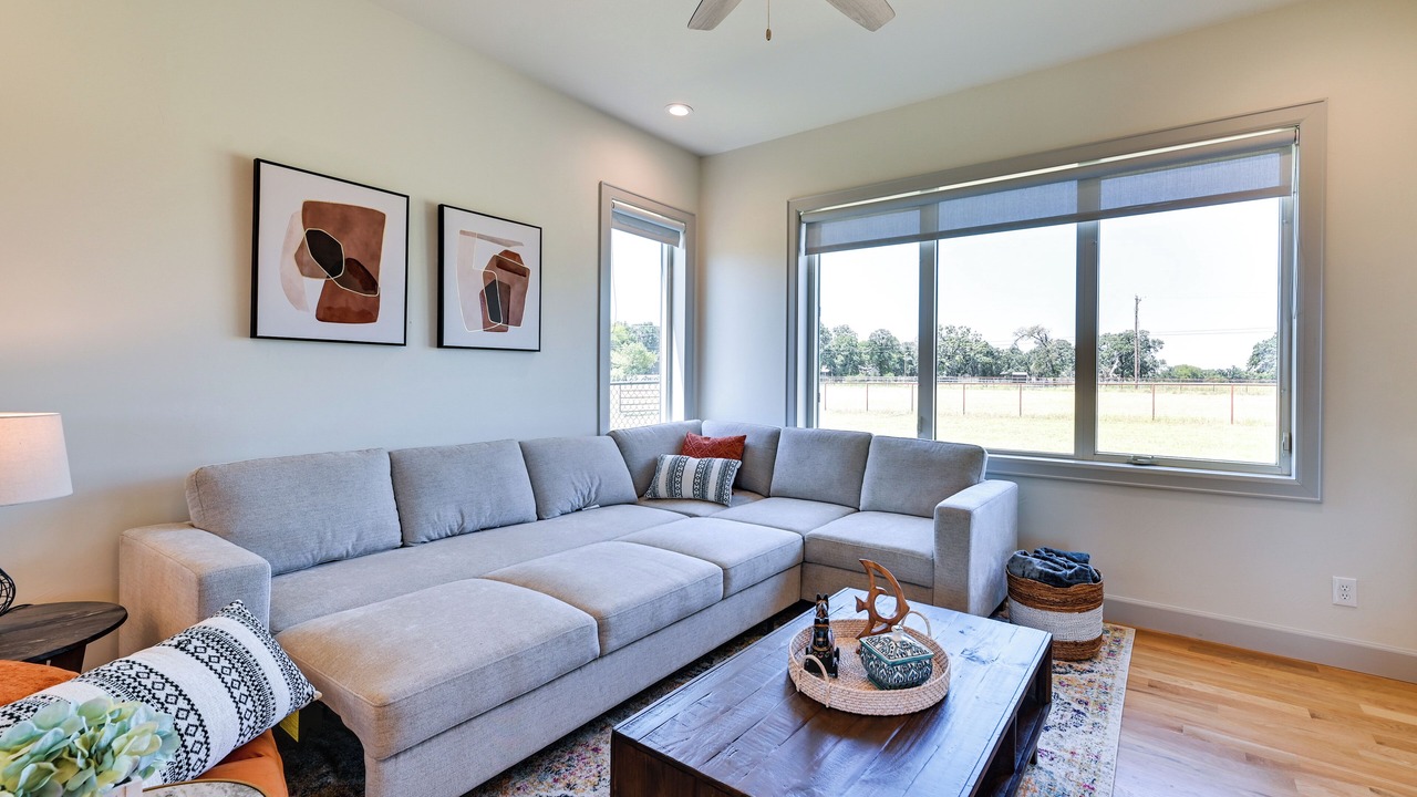 Photo of Livingroom in Weston