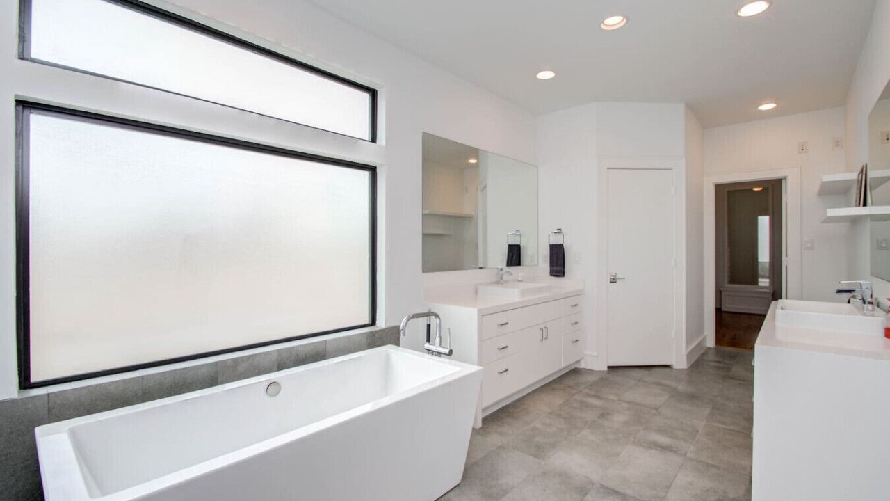 Photo of Bathroom in Hyde Park