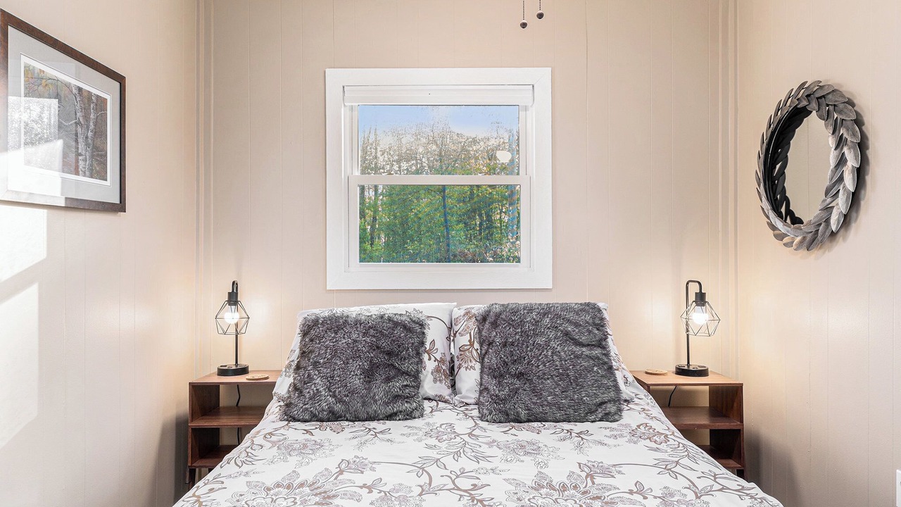 Photo of Bedroom in Lake City