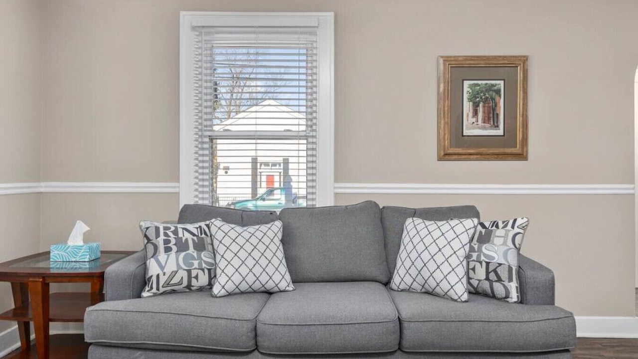 Photo of Livingroom in St. Charles Historic District