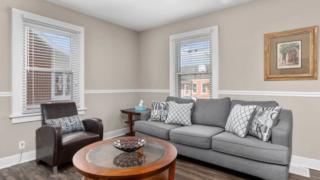 Photo of Livingroom in St. Charles Historic District