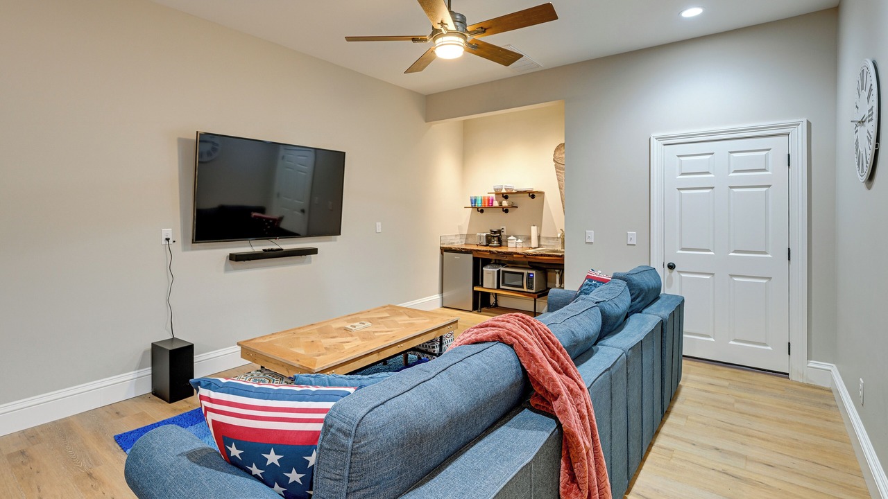 Photo of Livingroom in Glenville