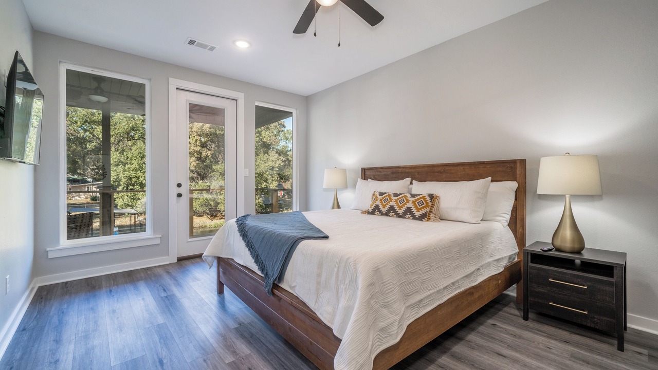 Photo of Bedroom in Lake Hamilton