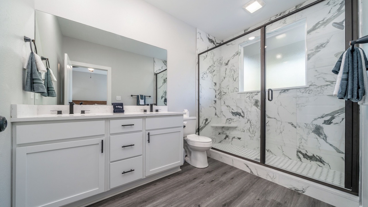 Photo of Bathroom in Lake Hamilton
