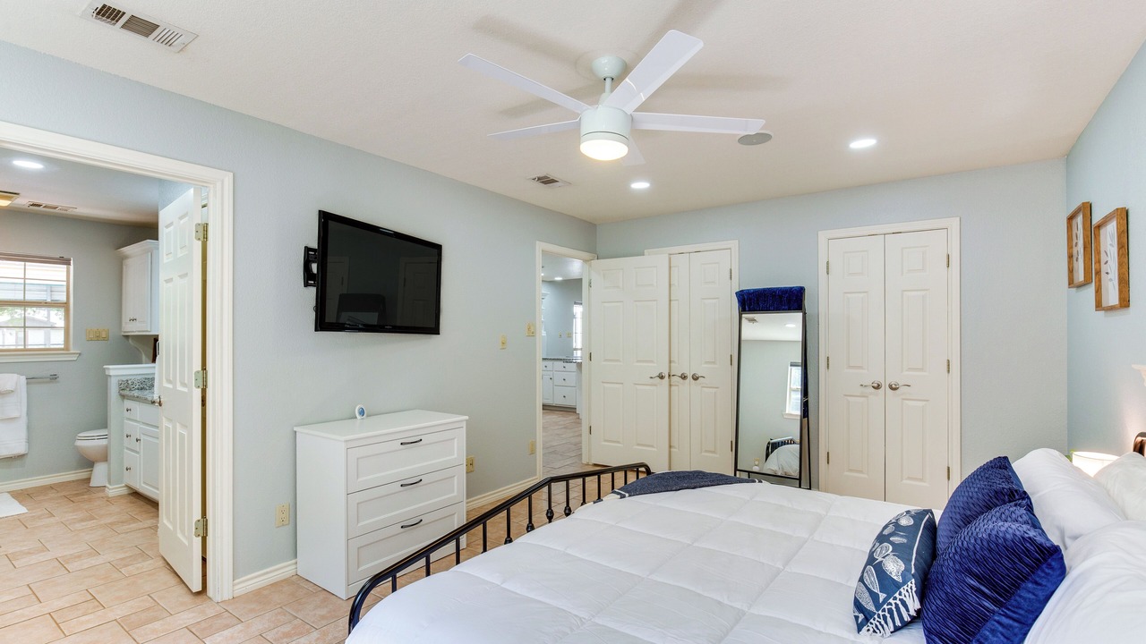 Photo of Bedroom in Carolyn Estates