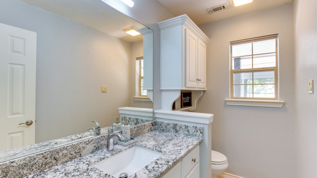 Photo of Bathroom in Carolyn Estates
