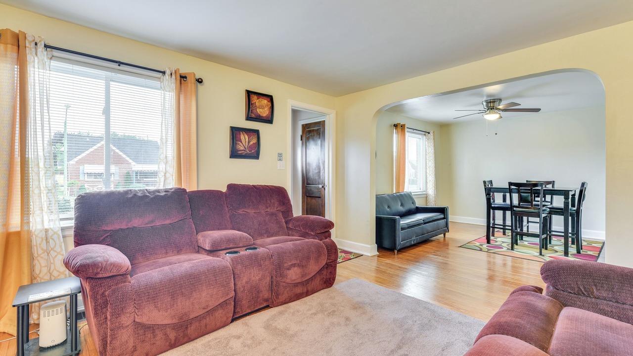 Photo of Livingroom in Cheektowaga