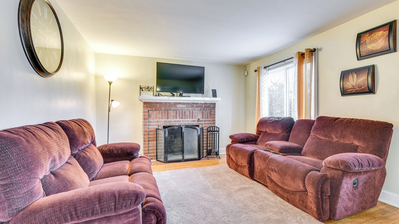 Photo of Livingroom in Cheektowaga