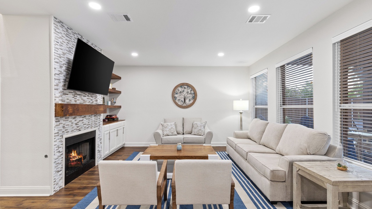 Photo of Livingroom in North Central Carrollton