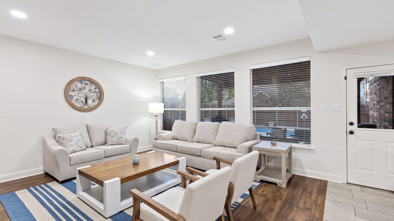 Photo of Livingroom in North Central Carrollton