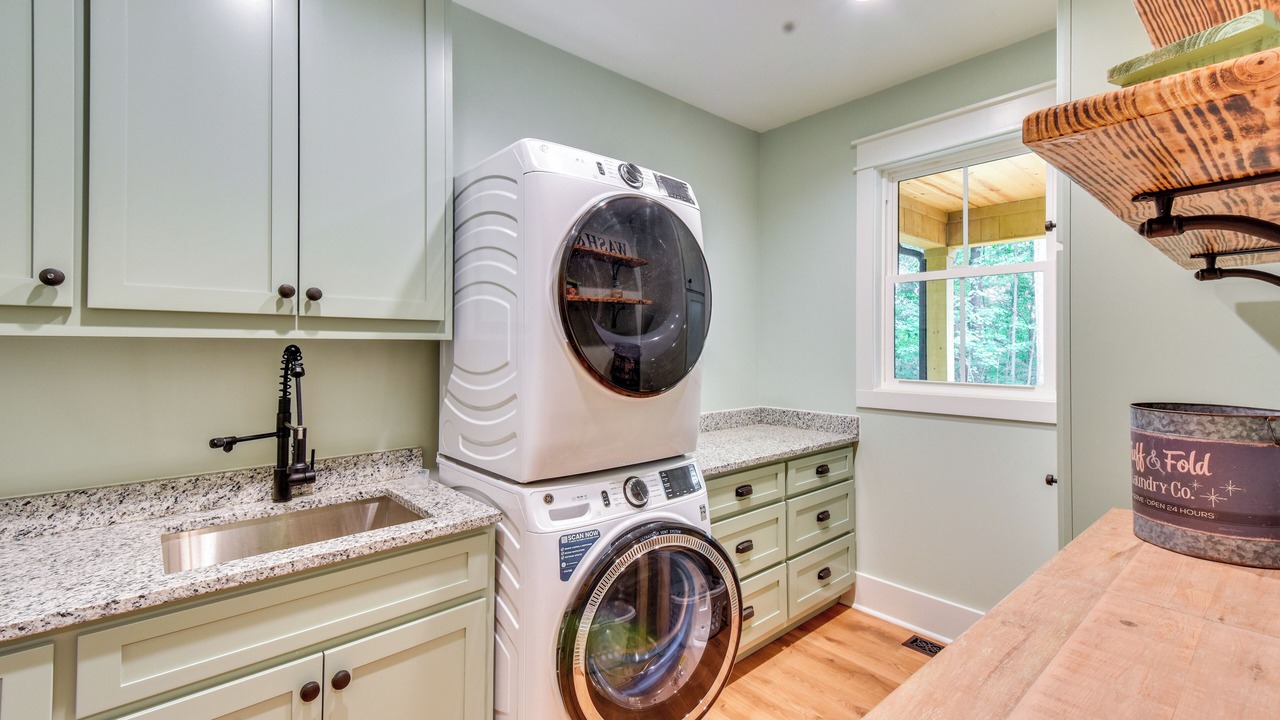 Photo of Others in Clarkesville