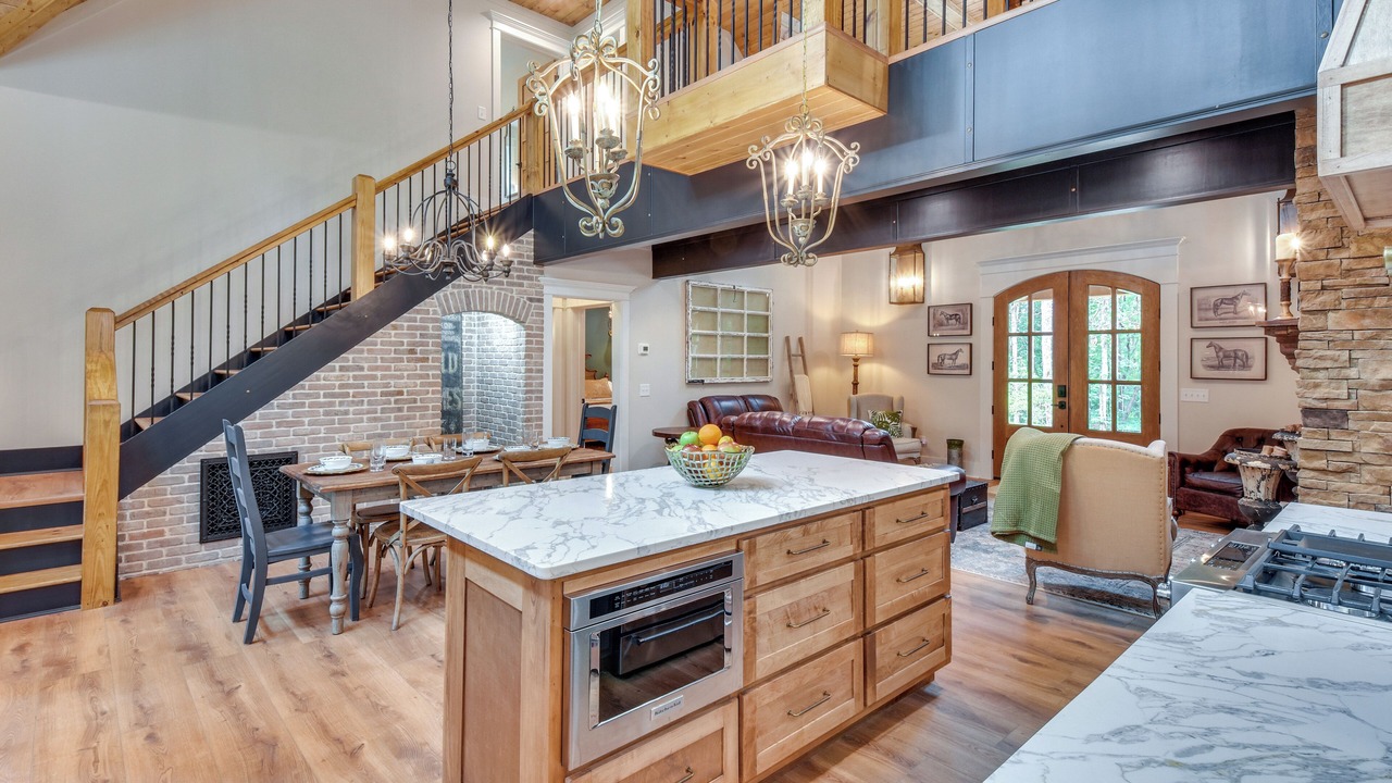 Photo of Others in Clarkesville