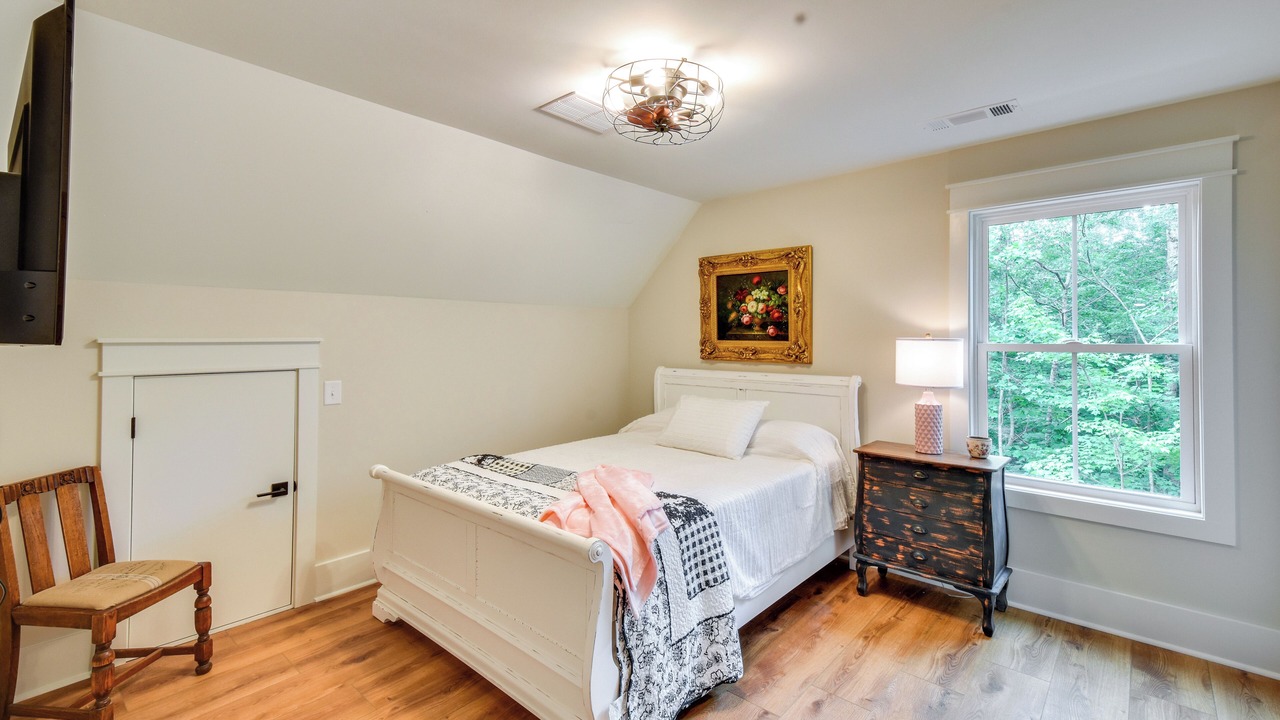 Photo of Others in Clarkesville