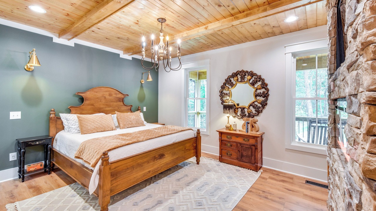 Photo of Livingroom in Clarkesville