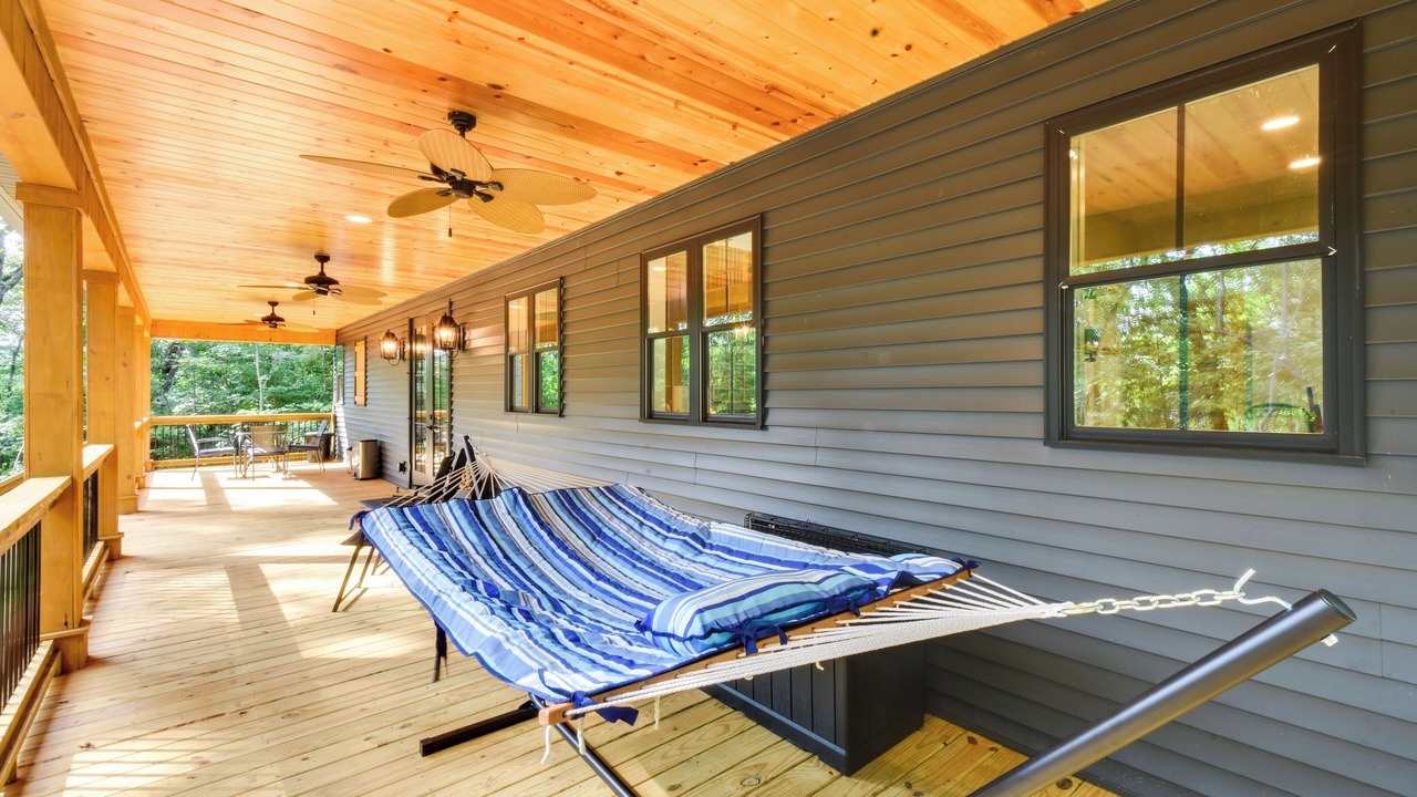 Photo of Patio Balcony in Clarkesville