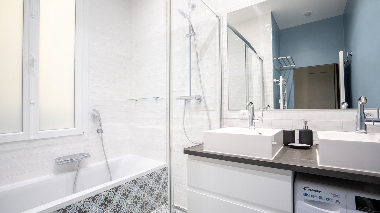 Photo of Bathroom in Quartier de la Porte-Saint-Denis