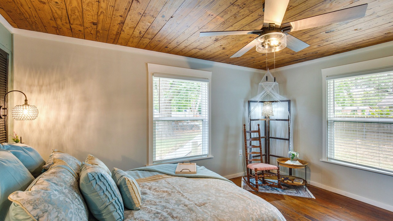 Photo of Bedroom in Lindale