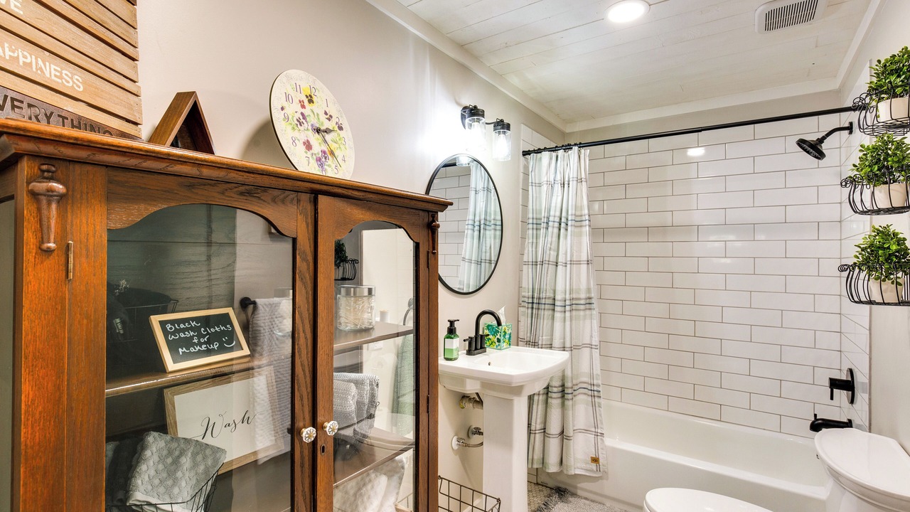 Photo of Bathroom in Lindale