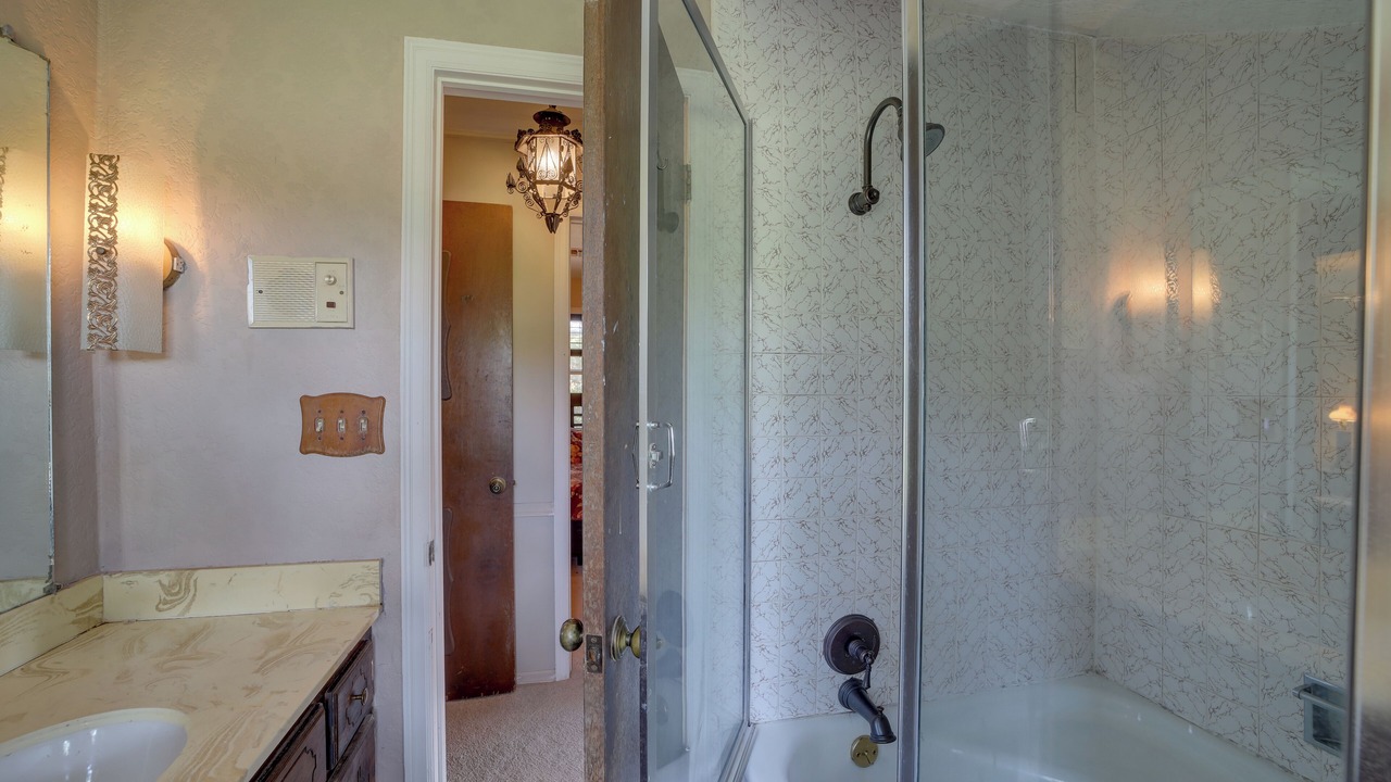 Photo of Bathroom in Mannford