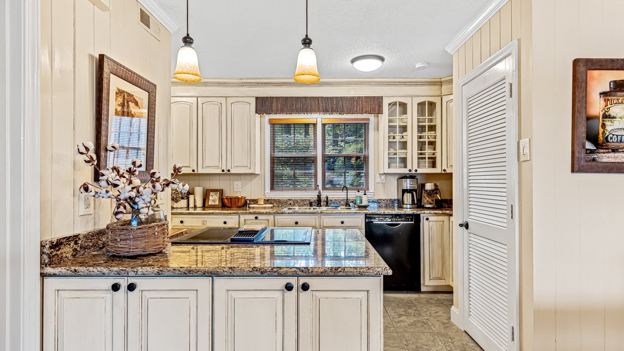 Photo of Kitchen in Lake Toxaway