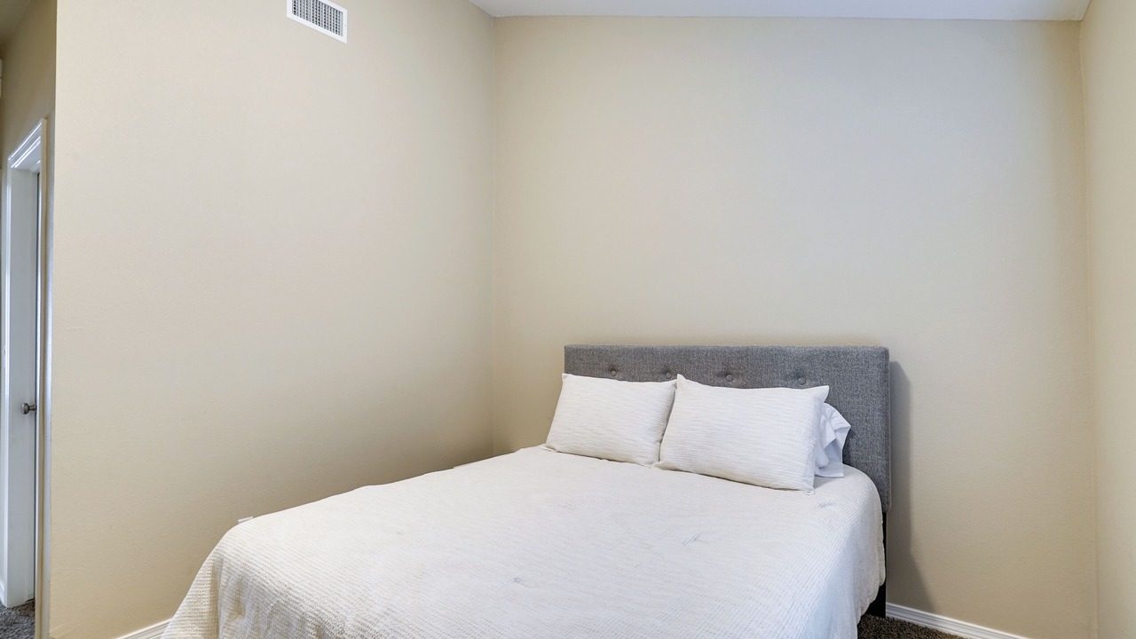 Photo of Bedroom in Biggs Field
